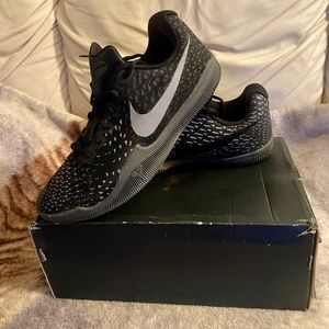 Kobe Bryant shoes size 8.5